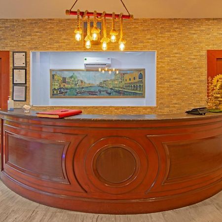 Treebo Corporate Park Hotell New Delhi Exteriör bild