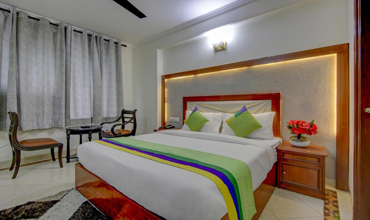 Treebo Corporate Park Hotell New Delhi Exteriör bild