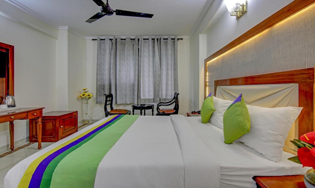 Treebo Corporate Park Hotell New Delhi Exteriör bild