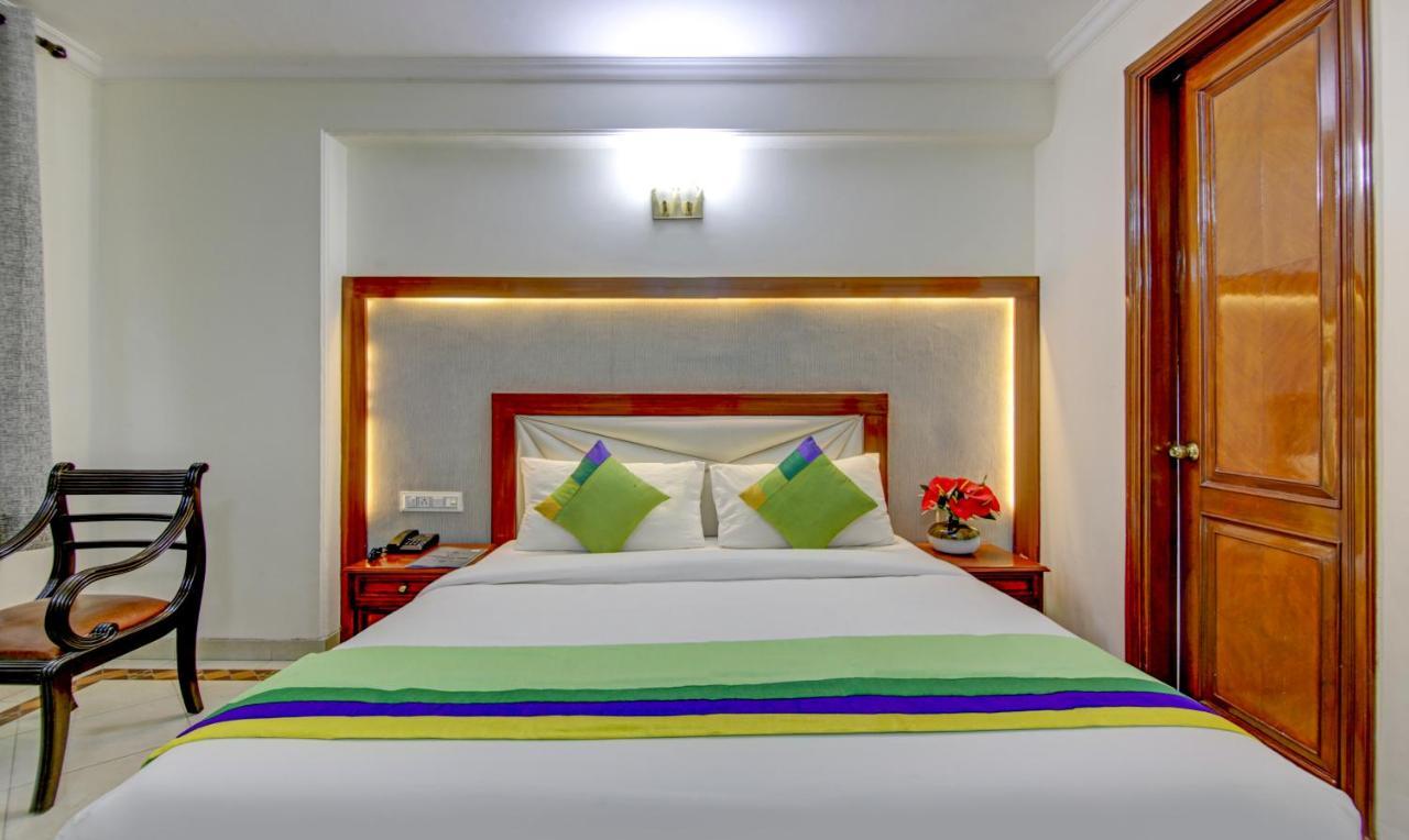 Treebo Corporate Park Hotell New Delhi Exteriör bild