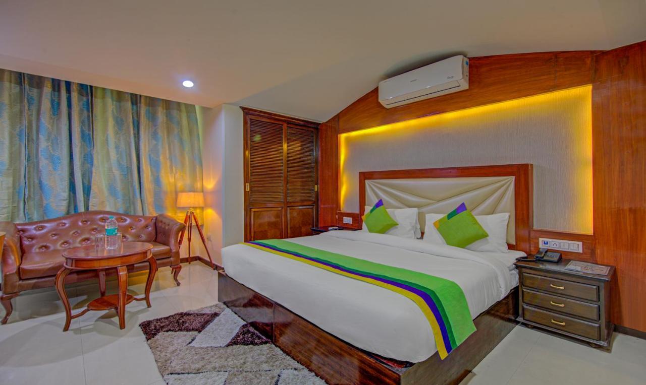 Treebo Corporate Park Hotell New Delhi Exteriör bild