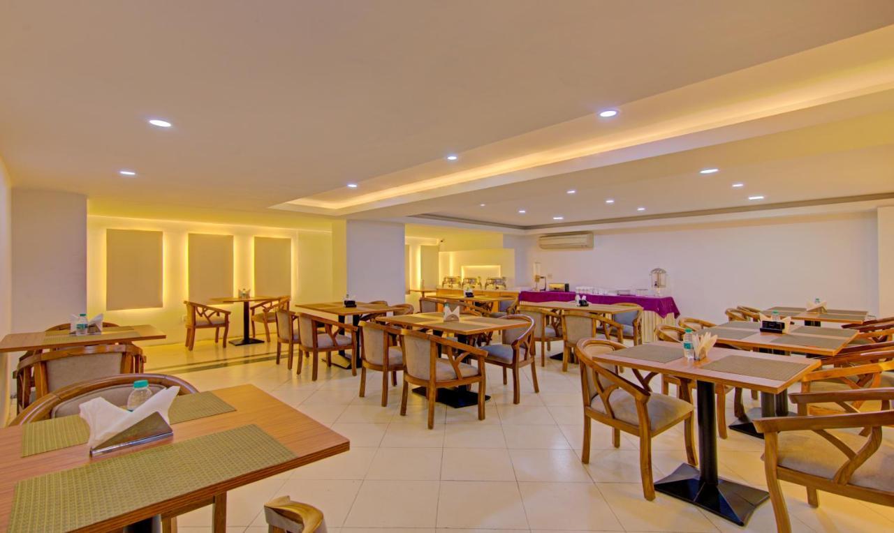 Treebo Corporate Park Hotell New Delhi Exteriör bild