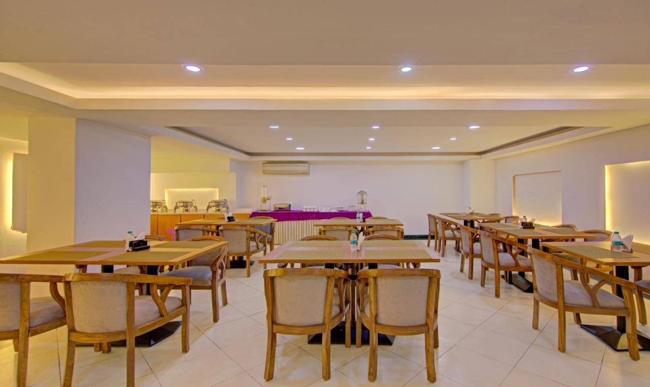 Treebo Corporate Park Hotell New Delhi Exteriör bild